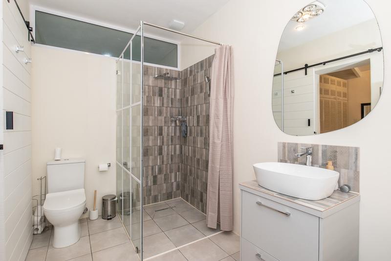 5 Bedroom Property for Sale in Meadowridge Western Cape